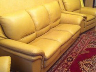 Мягкая мебель - софа и 2 кресла, цвет светло/горчичный, натуральная кожа - в отличном состоянии!!!