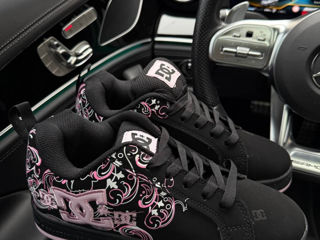 DC Court Graffik Pink/Black Sabbath Women's foto 2