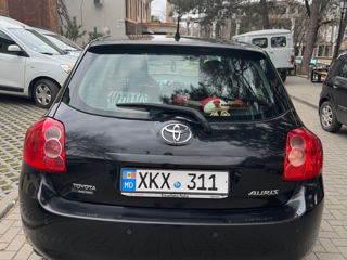 Toyota Auris foto 2