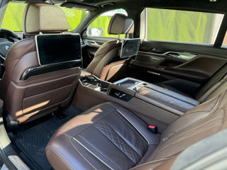 BMW 7 Series foto 10