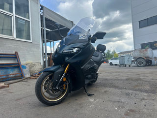 Yamaha Tmax 560 Tech Max 
Quad lock 
BCD
Top case 35L in culoare original 
Tara de origine Germania , MUNICH  foto 9