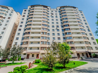 Apartament cu 2 camere, 71 m², Buiucani, Chișinău foto 2