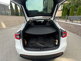 Tesla Model Y foto 4