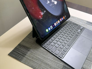 iPad Pro 12.9-inch (6th generation) Wi-Fi + Cellular mmW foto 9