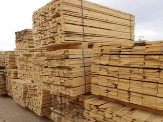 Vindem lemn pentru construcții