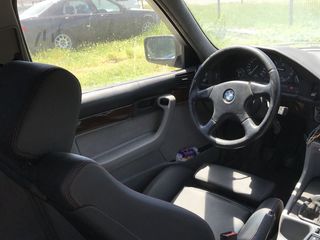 BMW 5 Series foto 1