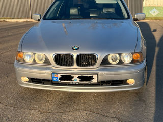 BMW 5 Series foto 6