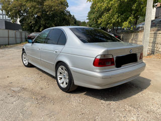 BMW 5 Series foto 3