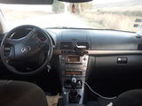 Toyota Avensis foto 4