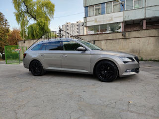 Skoda Superb foto 2