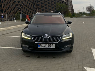 Skoda Superb foto 2