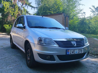 Dacia Logan foto 2