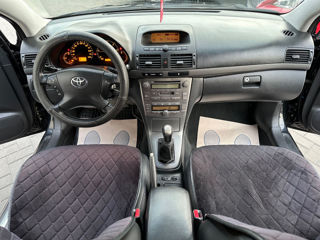 Toyota Avensis foto 11