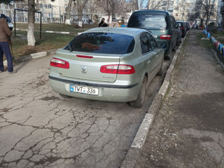 Renault Laguna foto 2