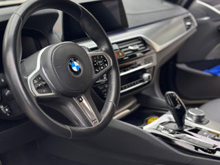 BMW 5 Series foto 10