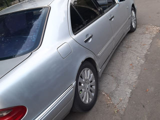 Mercedes E-Class foto 4