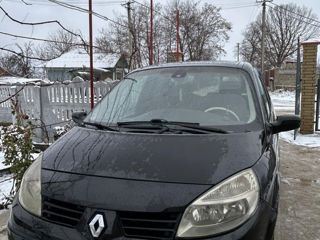 Renault Grand Scenic foto 2