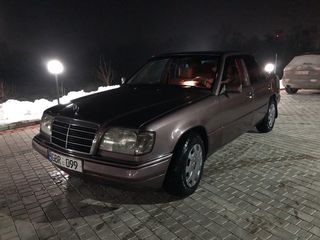 Mercedes Series (W124) foto 1