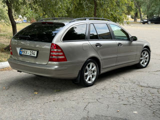 Mercedes C-Class foto 14