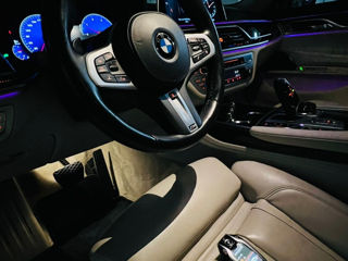 BMW 7 Series foto 8