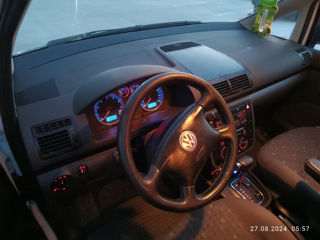 Volkswagen Sharan foto 4