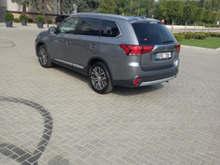 Mitsubishi Outlander foto 4