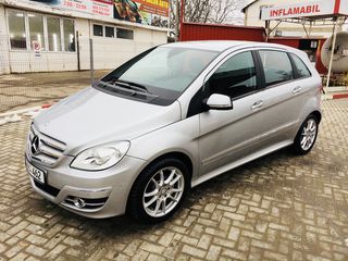 Mercedes B Class foto 1