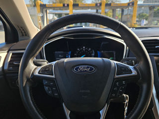 Ford Fusion foto 9