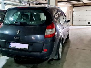 Renault Grand Scenic foto 2