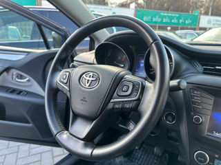 Toyota Avensis foto 11