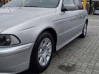 BMW 5 Series foto 4