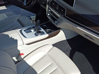 BMW 7 Series foto 13