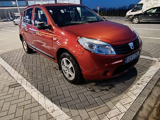 Dacia Sandero foto 2