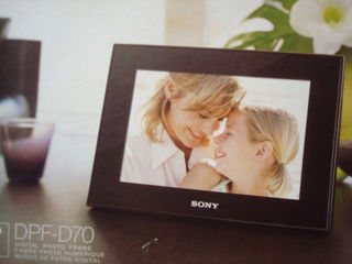 Цифровая Фоторамка Sony DPF-D70