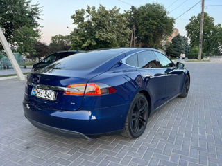 Tesla Model S foto 3