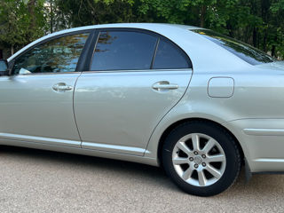 Toyota Avensis фото 10