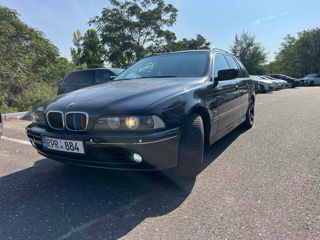 BMW 5 Series foto 1