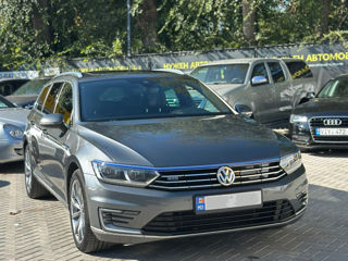 Volkswagen Passat foto 3