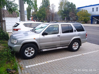 Nissan Pathfinder foto 2