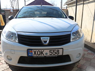 Dacia Sandero foto 1