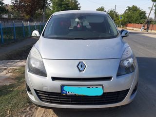 Renault Grand Scenic foto 1