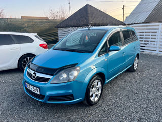 Opel Zafira foto 1