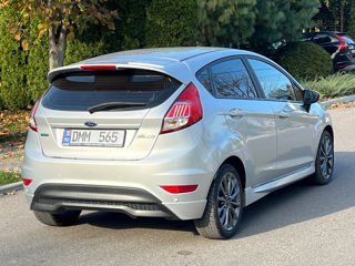 Ford Fiesta foto 4