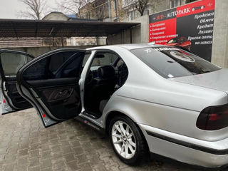 BMW 5 Series foto 6