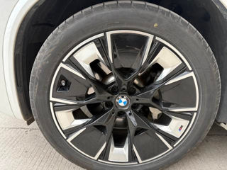 BMW iX3 фото 7