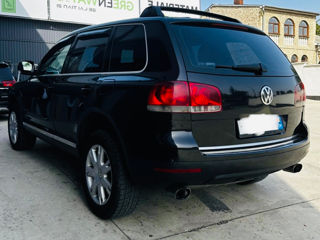 Volkswagen Touareg foto 2