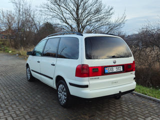 Volkswagen Sharan foto 2