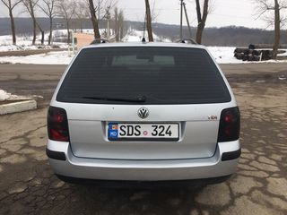 Volkswagen Passat foto 1