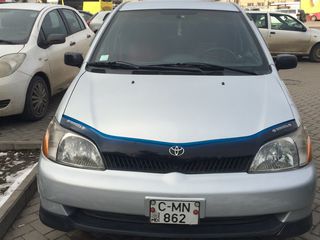 Toyota Echo foto 2