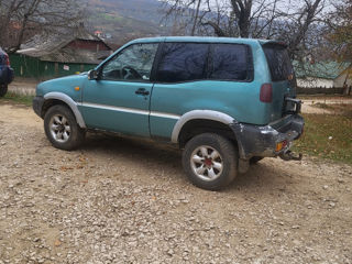 Nissan Terrano foto 3